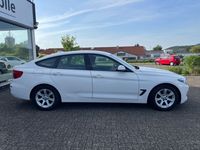 Gebraucht BMW 318 Sport Line 150 PS (110 kW) 2017 Weiß Limousine