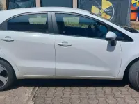 Gebraucht Kia Rio 90 PS (66 kW) 2012 Weiß Limousine