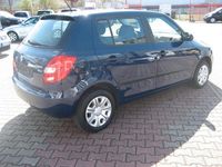 Gebraucht Skoda Fabia 70 PS (51 kW) 2012 Blau Kleinwagen