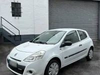 Gebraucht Renault Clio II 75 PS (55 kW) 2011 Weiß Limousine