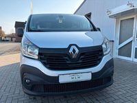 Gebraucht Renault Trafic 95 PS (69 kW) 2017 Silber Van / Kleinbus