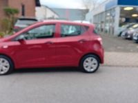 Gebraucht Hyundai i10 Classic 67 PS (49 kW) 2015 Rot Kleinwagen