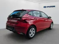 Gebraucht Hyundai i20 Select 84 PS (61 kW) 2022 Dragon red Kleinwagen
