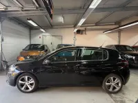 Gebraucht Peugeot 308 Allure 131 PS (96 kW) 2019 Schwarz Limousine