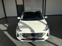 Gebraucht Hyundai i10 Trend 67 PS (49 kW) 2022 Weiß Kleinwagen