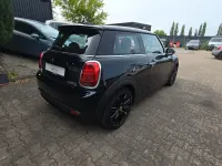Gebraucht Mini Cooper SE 135 kW (184 PS) 2022 Schwarz Kleinwagen