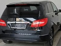 Gebraucht Mercedes B180 128 PS (94 kW) 2014 Schwarz Van / Kleinbus