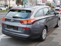 Gebraucht Hyundai i30 101 PS (74 kW) 2018 Grau Kombi