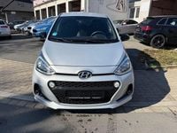 Gebraucht Hyundai i10 Passion 67 PS (49 kW) 2018 Silber Kleinwagen