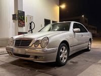 Gebraucht Mercedes E320 Elegance 197 PS (144 kW) 2001 Silber Limousine