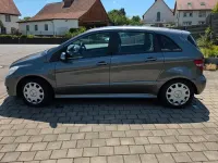 Gebraucht Mercedes B180 109 PS (80 kW) 2009 Grau Van / Kleinbus