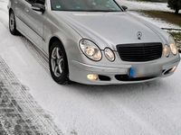 Gebraucht Mercedes E240 177 PS (130 kW) 2002 Silber Limousine