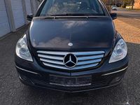 Gebraucht Mercedes B180 116 PS (85 kW) 2009 Schwarz Van / Kleinbus