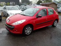 Gebraucht Peugeot 206 Basis 60 PS (44 kW) 2009 Rot Limousine