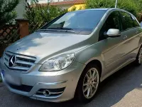 Gebraucht Mercedes B180 109 PS (80 kW) 2010 Silber Van / Kleinbus