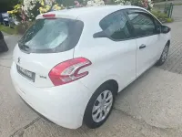 Gebraucht Peugeot 208 Access 68 PS (50 kW) 2013 Weiß Kleinwagen