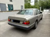 Gebraucht Mercedes 230 105 PS (77 kW) 1990 Grau Limousine