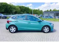Gebraucht Hyundai i20 Select 101 PS (74 kW) 2025 Gruen Kleinwagen