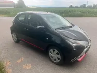Gebraucht Toyota Aygo 69 PS (50 kW) 2016 Schwarz Kleinwagen