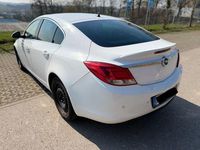 Gebraucht Opel Insignia Edition 131 PS (96 kW) 2013 Weiß Limousine