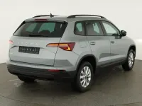 Neu Skoda Karoq Selection 150 PS (110 kW) 2025 Smokey diamond silver metallic SUV