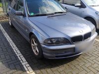 gebraucht BMW 318 i / VFL / Stahlblau metallic