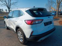 Gebraucht Ford Kuga Titanium 120 PS (88 kW) 2020 Weiß SUV