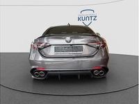 Neu Alfa Romeo Giulia Quadrifoglio 519 PS (381 kW) 2026 Grau (grigio vesuvio) Limousine