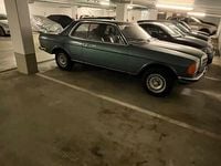 Gebraucht Mercedes 230 136 PS (100 kW) 1981 Schwarz Coupé