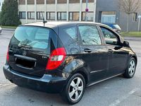 Gebraucht Mercedes A160 82 PS (60 kW) 2011 Schwarz Kleinwagen