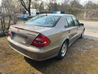 Second-hand Mercedes E200 163 CP (119 kW) 2003 Argintiu Berlinǎ