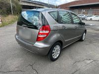 Gebraucht Mercedes A180 109 PS (80 kW) 2005 Gold Kleinwagen