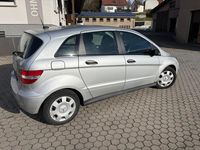 Gebraucht Mercedes B180 109 PS (80 kW) 2007 Silber Van / Kleinbus