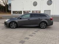 Gebraucht Toyota Avensis 143 PS (105 kW) 2015 Silber Kombi