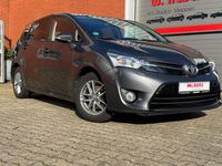 Gebraucht Toyota Verso Skyview Edition 111 PS (81 kW) 2015 Grau Van / Kleinbus