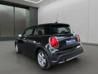 Gebraucht Mini Cooper Essential 136 PS (100 kW) 2023 Schwarz Kleinwagen