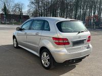 Gebraucht Mercedes B170 116 PS (85 kW) 2009 Silber Van / Kleinbus