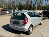 Gebraucht Mercedes A180 109 PS (80 kW) 2010 Silber Limousine
