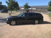 Gebraucht Mercedes E270 Avantgarde 170 PS (125 kW) 2001 Schwarz Limousine
