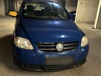 Second-hand VW Fox 51 CP (37 kW) 2005 Albastru Hatchback