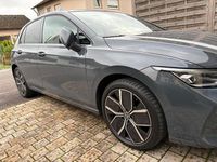 Gebraucht VW Golf Style 150 PS (110 kW) 2025 Grau Limousine