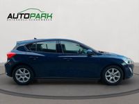 Gebraucht Ford Focus Trend 125 PS (91 kW) 2018 Blau Limousine