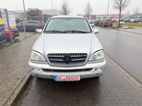 Gebraucht Mercedes ML320 218 PS (160 kW) 2001 Silber SUV
