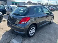 Gebraucht Peugeot 207 90 PS (66 kW) 2011 Grau Kleinwagen