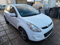 Gebraucht Hyundai i20 77 PS (56 kW) 2010 Weiß Kleinwagen