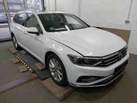 Gebraucht VW Passat Elegance 150 PS (110 kW) 2024 Gletscherweiß metallic Kombi