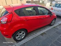 Gebraucht Ford Fiesta Titanium 101 PS (74 kW) 2015 Rot Kleinwagen