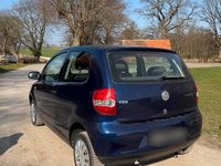 Gebraucht VW Fox 56 PS (41 kW) 2005 Blau Kleinwagen