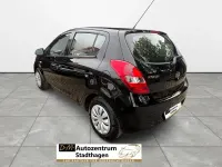 Gebraucht Hyundai i20 Edition+ 77 PS (56 kW) 2011 Schwarz Kleinwagen