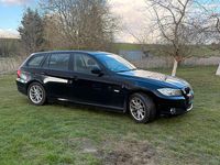 Gebraucht BMW 320 184 PS (135 kW) 2010 Schwarz Kombi